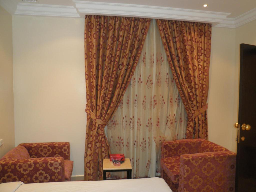 Marina Royal Hotel Suites Kuwait City Room photo