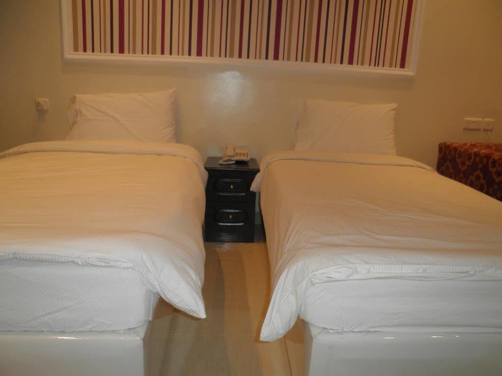 Marina Royal Hotel Suites Kuwait City Exterior photo